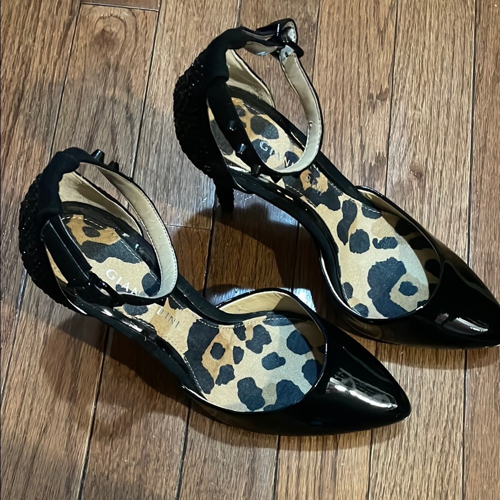 Giani Bernini Black Heels Sleek Design